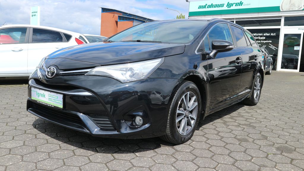 Toyota Avensis 128.319 km 15.990 &euro; Paderborn Schloß-Neuhaus 33104