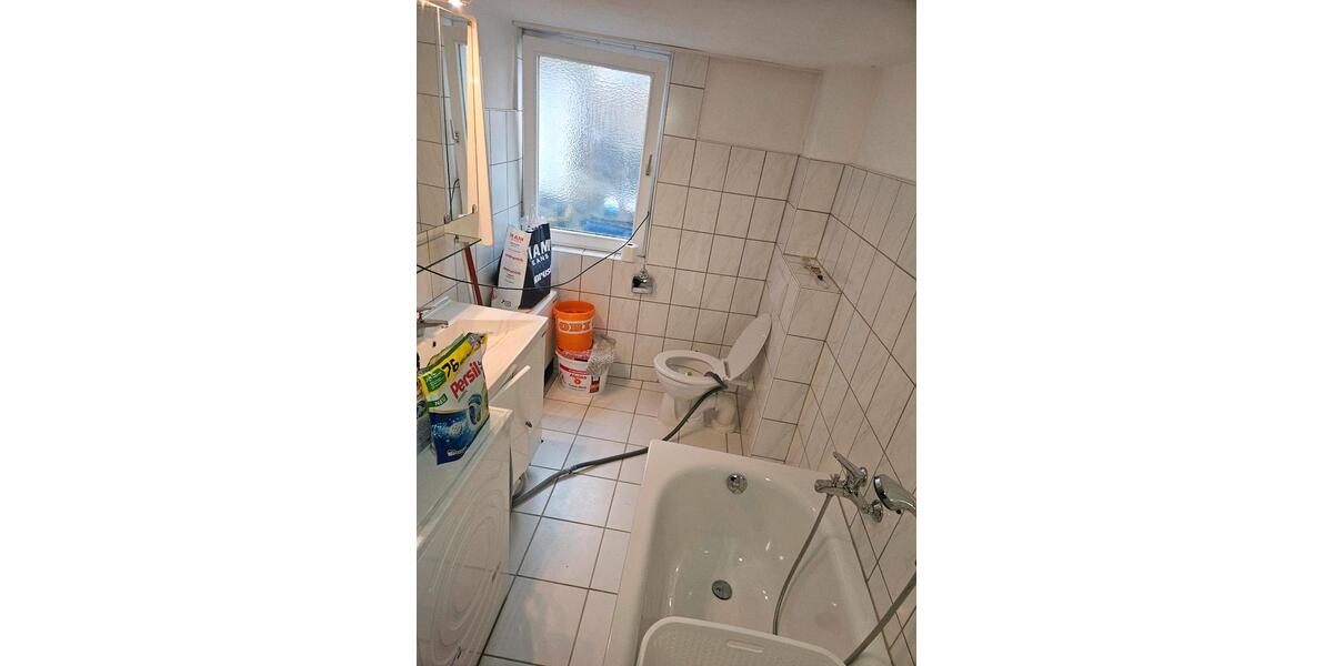 Renovierte Altbauhaushälfte mit Garage und Balkon 6 zimmer