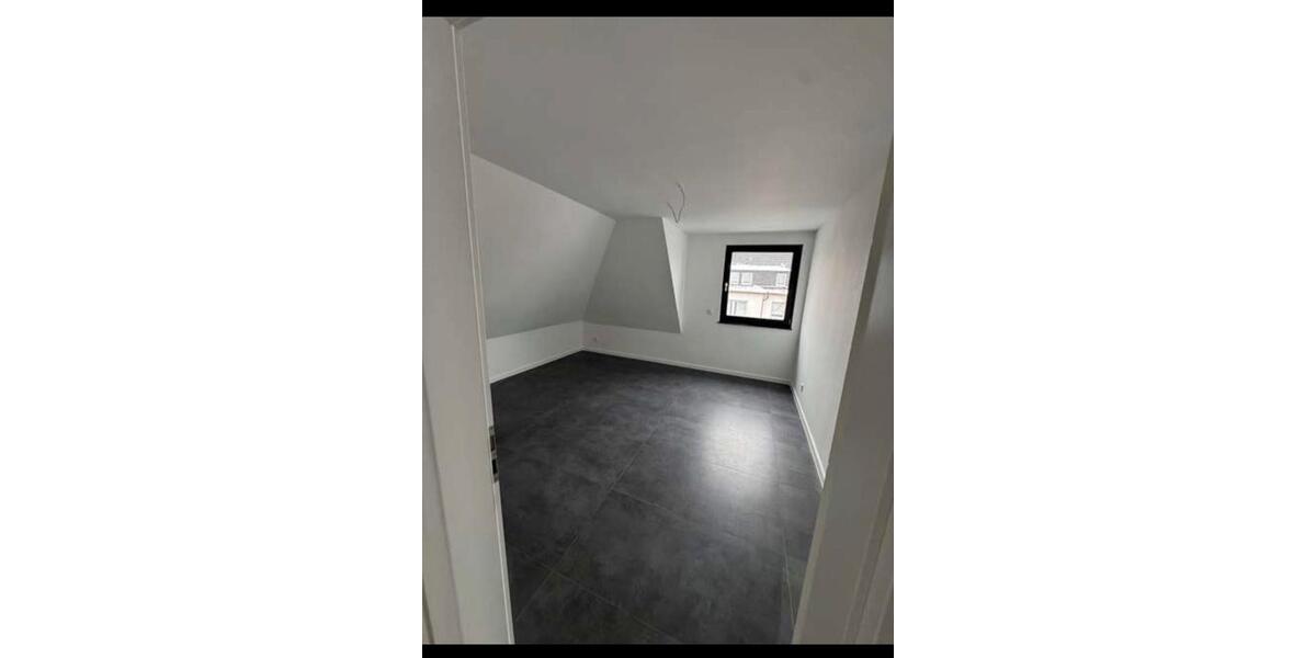 Dachgeschoßwohnung Paderborn Univiertel - 4 Zimmer, 110 m&sup2;, 1.400&euro; | Angebot:26237013