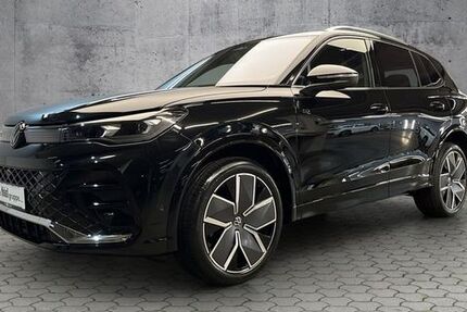 VW Tiguan 12.000 km 49.795 &euro; Paderborn 33100