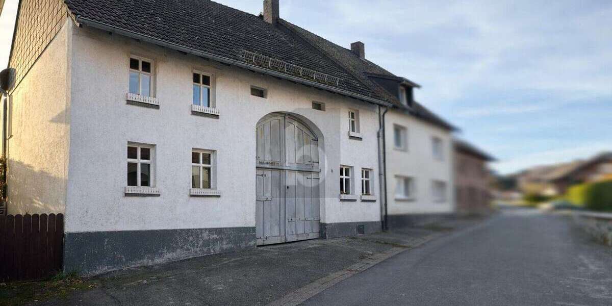 Einfamilienhaus Marsberg - 12 Zimmer, 175 m&sup2;, 195.000&euro; | Angebot:26074238