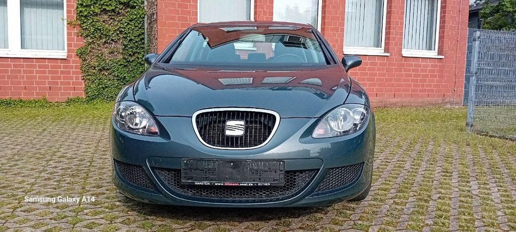 Seat Leon 110.000 km 2.390 &euro; Paderborn 33102