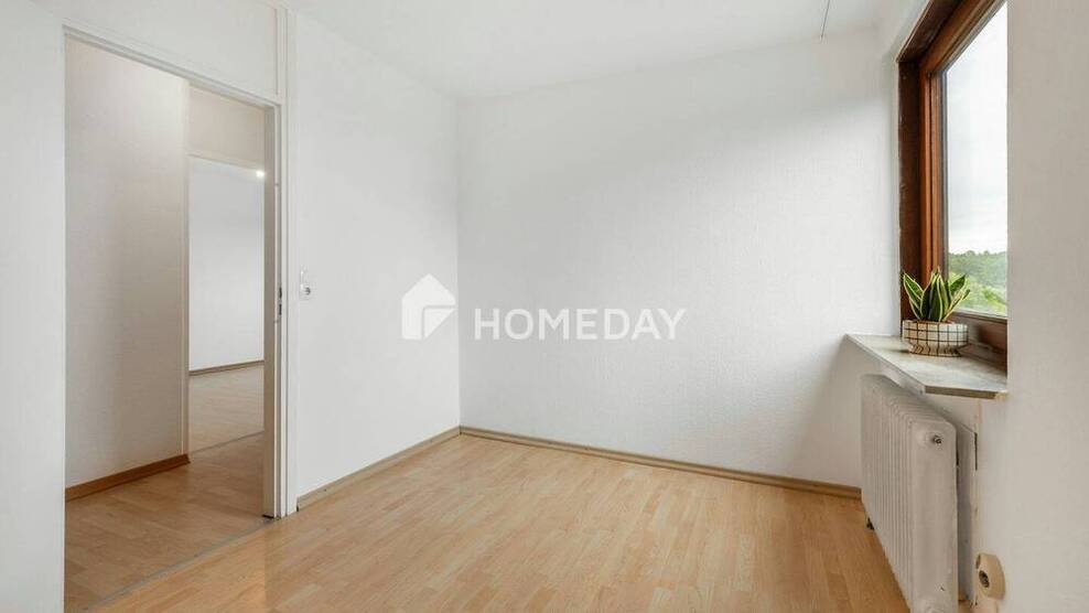 Großzügige 4-Zimmer-Wohnung mit Loggia - Ruhig, gepflegt und bezugsfrei