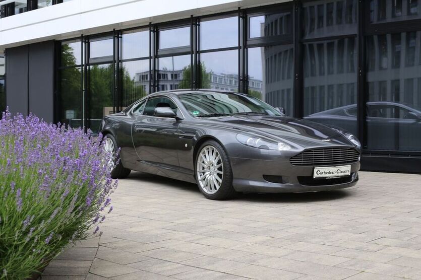 DB9