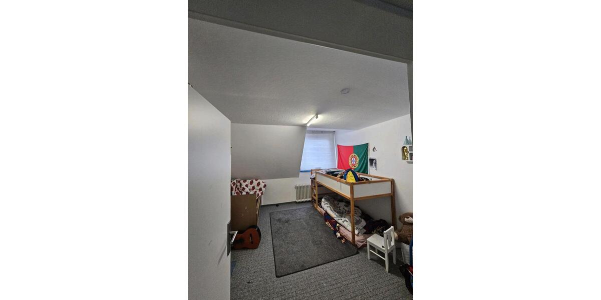 Dachgeschoßwohnung Horn-Bad Meinberg Bad Meinberg - 4 Zimmer, 117 m&sup2;, 950&euro; | Angebot:26190240