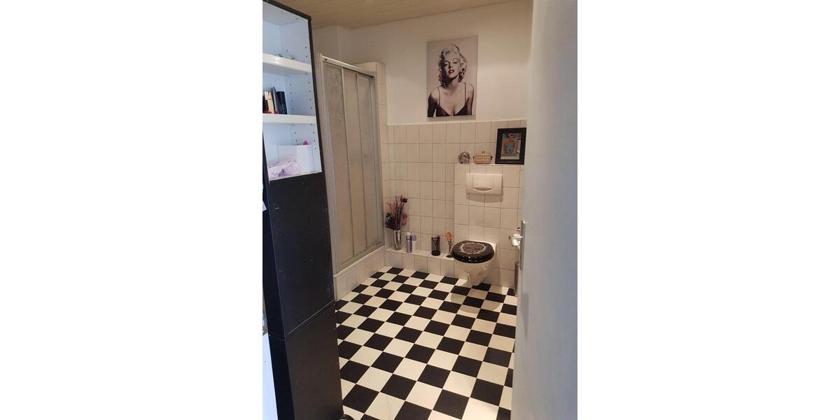 Etagenwohnung Detmold Hakedahl - 1 Zimmer, 142 m&sup2;, 1.300&euro; | Angebot:24751116