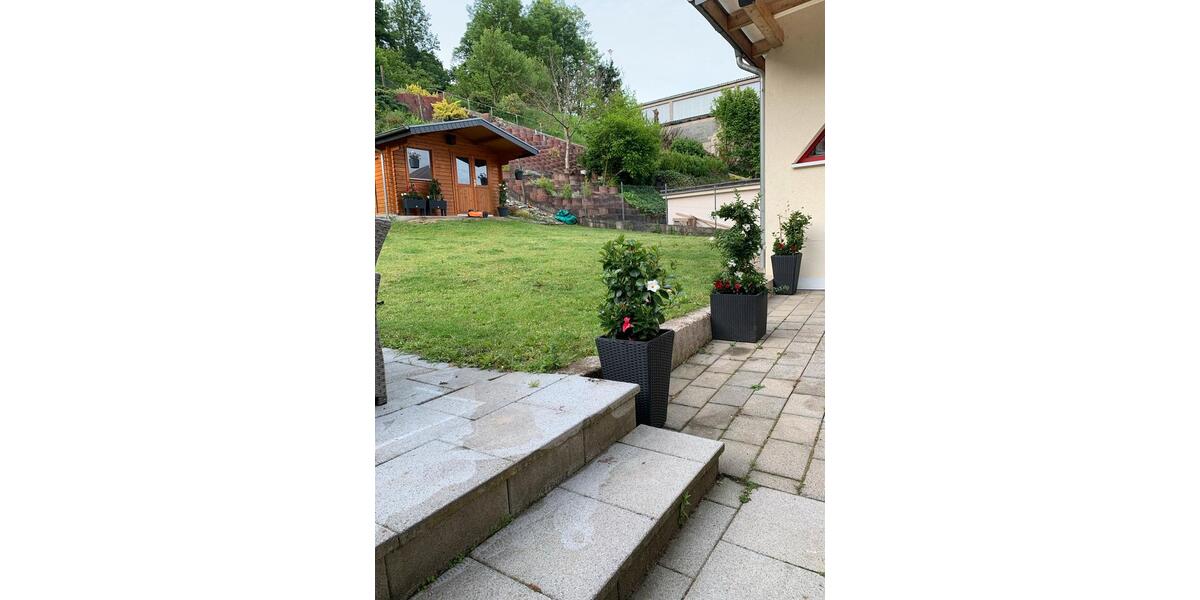 Freistehendes Einfamilienhaus mit großem Garten zur Miete 5 zimmer