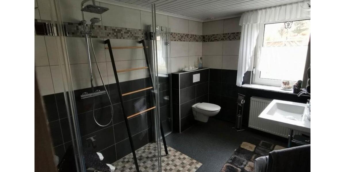 Einfamilienhaus Marsberg - 7 Zimmer, 190 m&sup2;, 210.000&euro; | Angebot:26135791