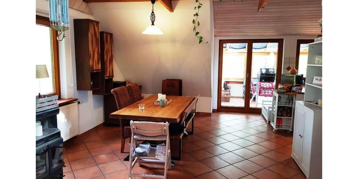 Große Eigentumswohnung mit Wintergarten und Balkon 4 zimmer