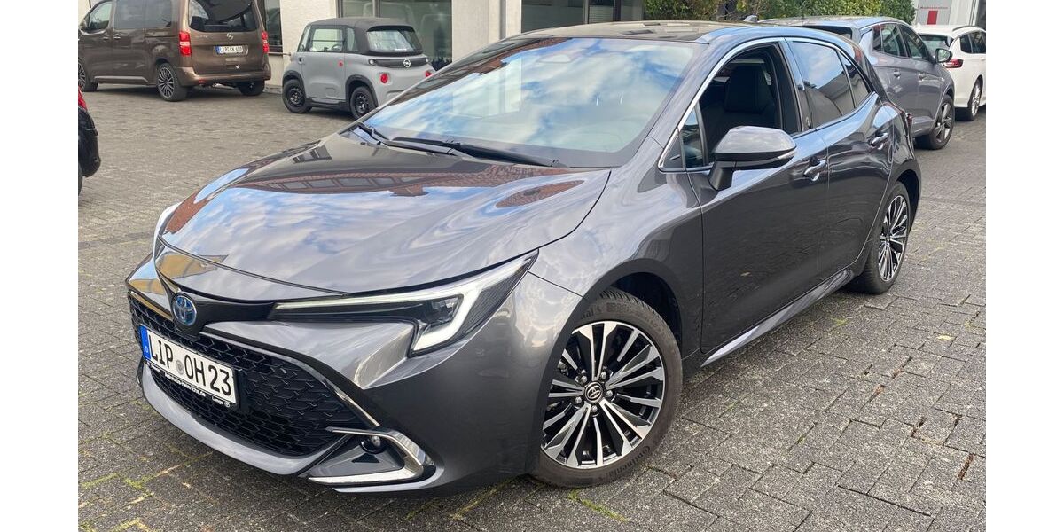Toyota Corolla 17.500 km 23.900 € Detmold 32758