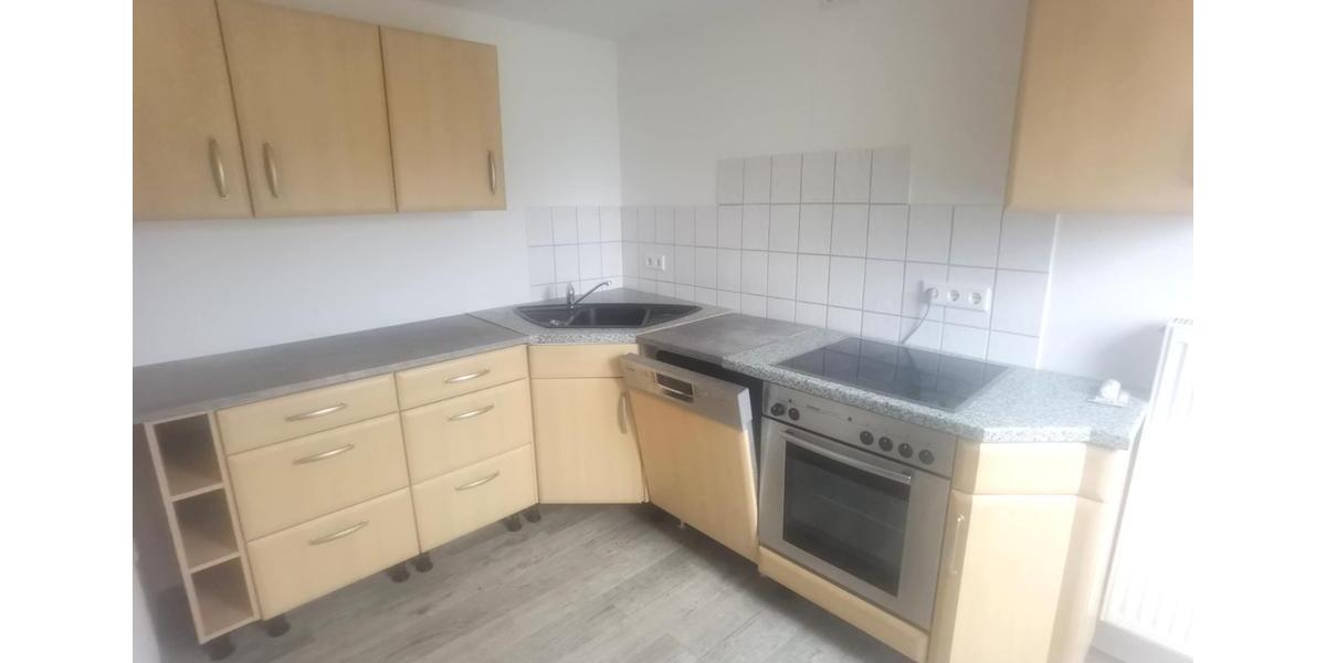 Gemütliche Wohnung, Küche & Stellplatz - ideal für Berufstätigige 3 zimmer