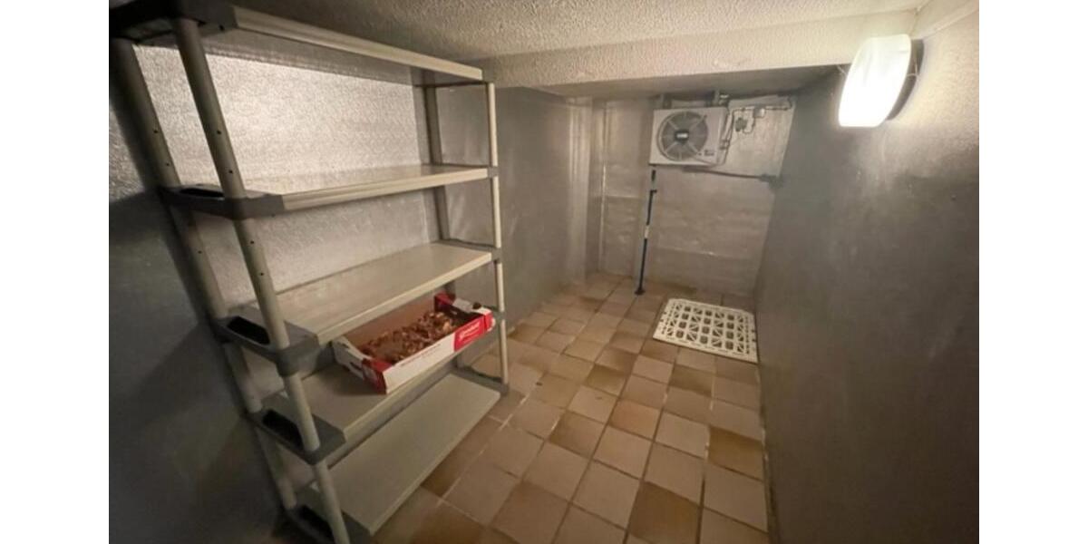 Imbiss Restaurant in der Innenstadt von 34414 Warburg Cafe Döner zimmer