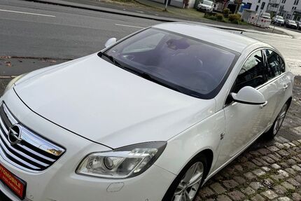 Opel Insignia 255.000 km 3.199 € Paderborn 33100