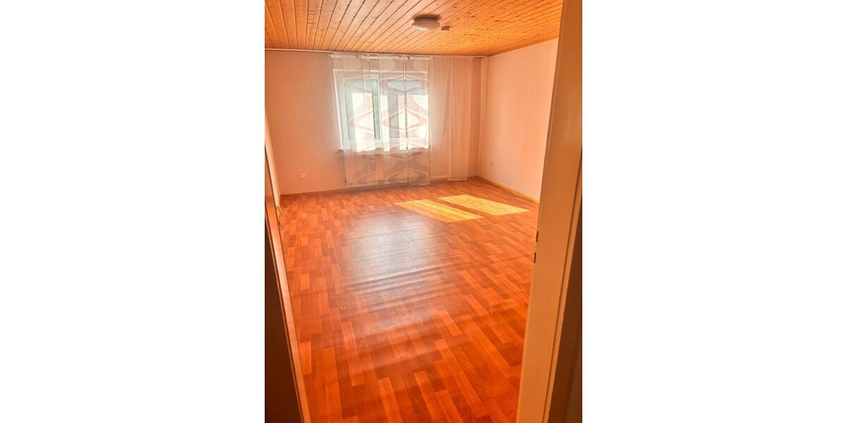 Etagenwohnung Steinheim - 4 Zimmer, 115 m&sup2;, 890&euro; | Angebot:27541842