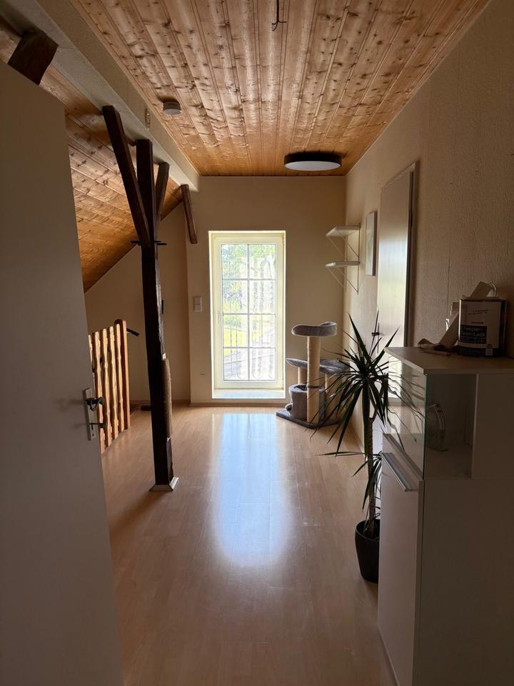 Kleines Bruchsteinhaus auf Resthof
