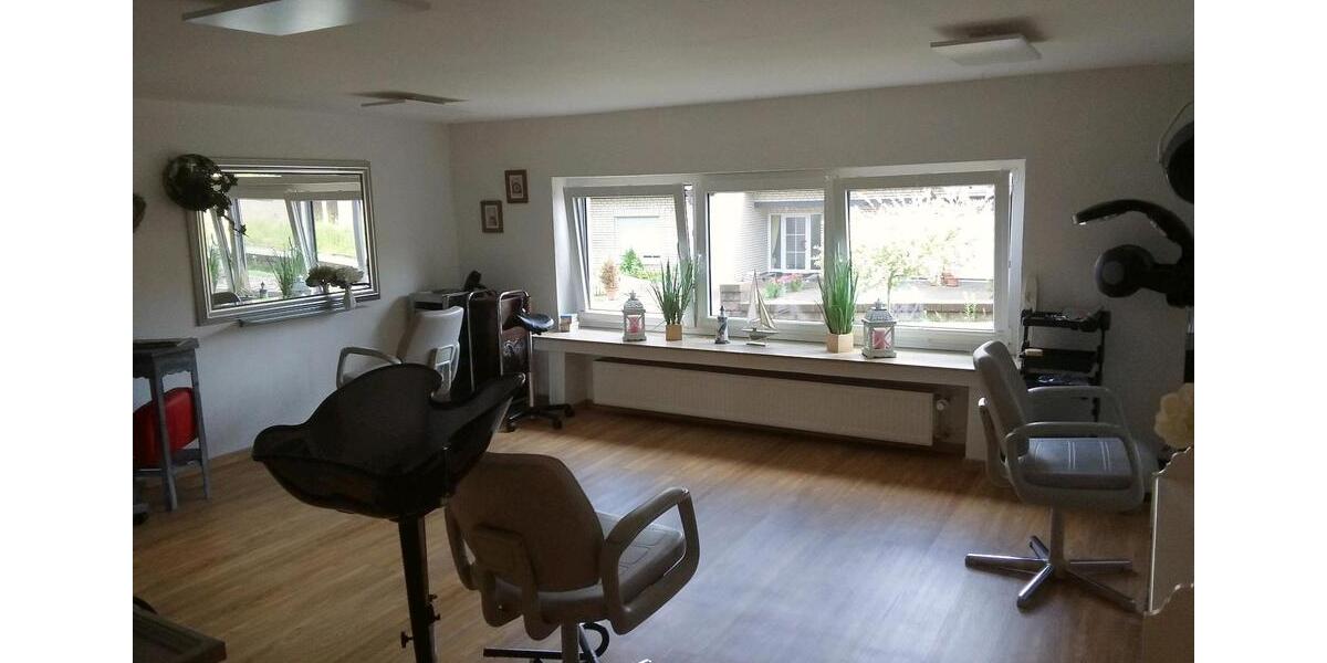 Einfamilienhaus Horn-Bad Meinberg Bad Meinberg - 9 Zimmer, 245 m&sup2;, 390.000&euro; | Angebot:27004280
