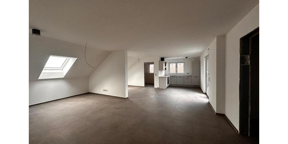 Dachgeschoßwohnung Paderborn - 2 Zimmer, 89 m&sup2;, 1.240&euro; | Angebot:26001836