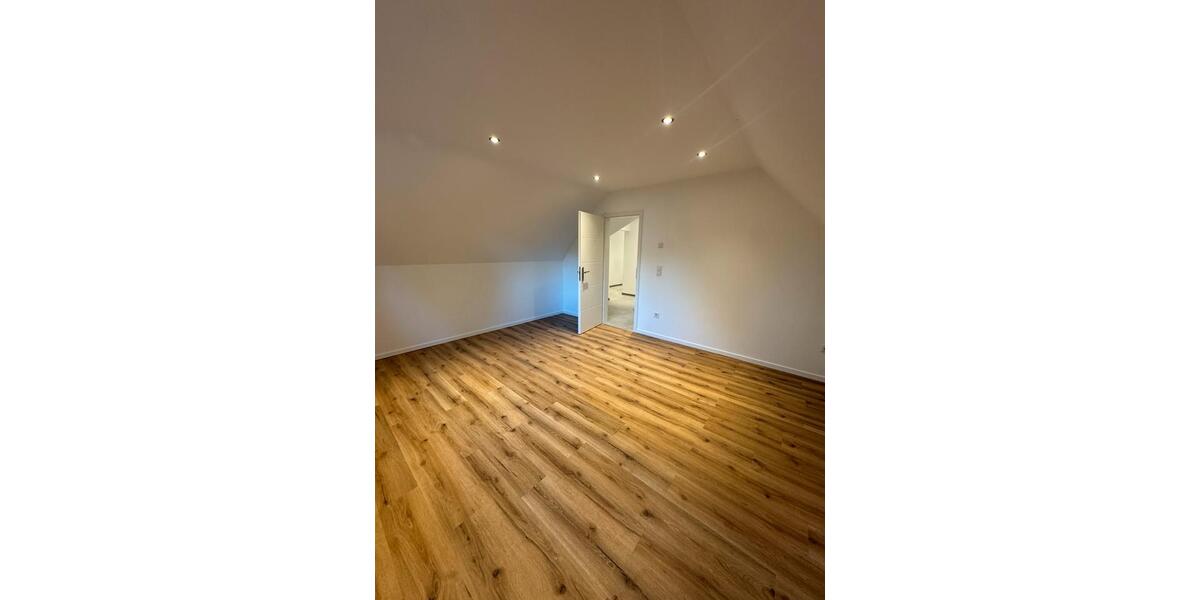 Etagenwohnung Schlangen - 4 Zimmer, 120 m&sup2;, 1.350&euro; | Angebot:27535700