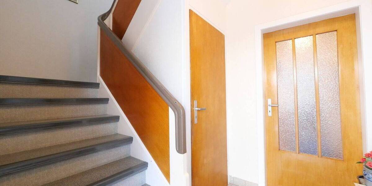 Mehrfamilienhaus, Wohnhaus Paderborn / Schloß Neuhaus Schloß Neuhaus - 6 Zimmer, 135 m&sup2;, 299.000&euro; | Angebot:25688039