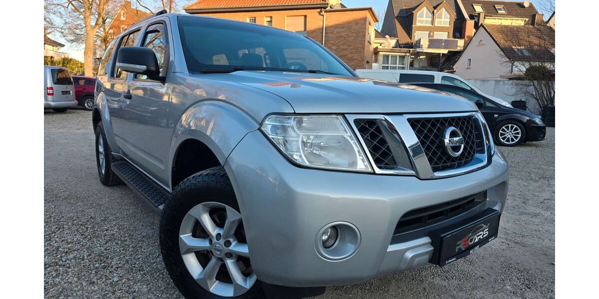 Nissan Pathfinder 280.000 km 7.950 &euro; Lippstadt 59557