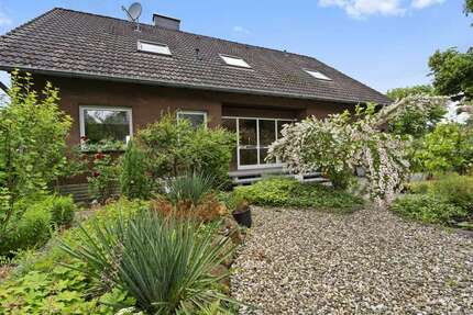 Haus Paderborn / Neuenbeken Neuenbeken - 8 Zimmer, 228 m&sup2;, 450.000&euro; | Angebot:27086220
