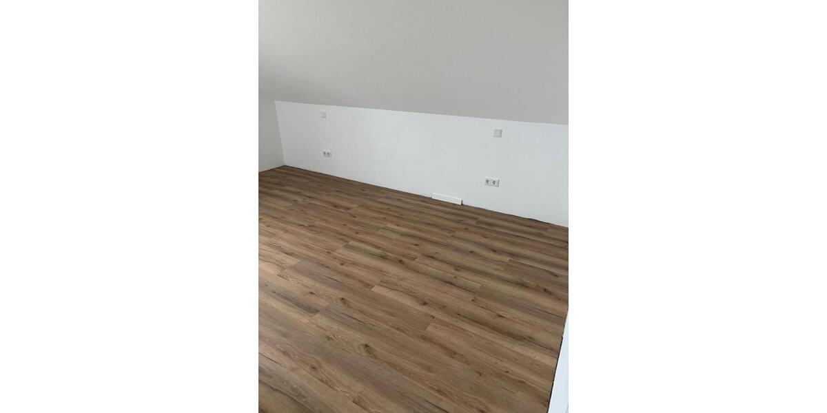 Dachgeschoßwohnung Rietberg - 3 Zimmer, 80 m&sup2;, 900&euro; | Angebot:25590293