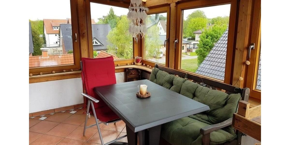 Große Eigentumswohnung mit Wintergarten und Balkon 4 zimmer