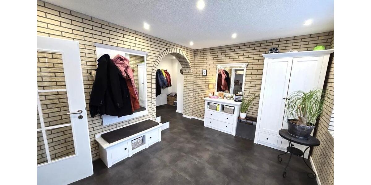 Einfamilienhaus Schloß Holte-Stukenbrock Stukenbrock - 6 Zimmer, 202 m&sup2;, 395.000&euro; | Angebot:26637382