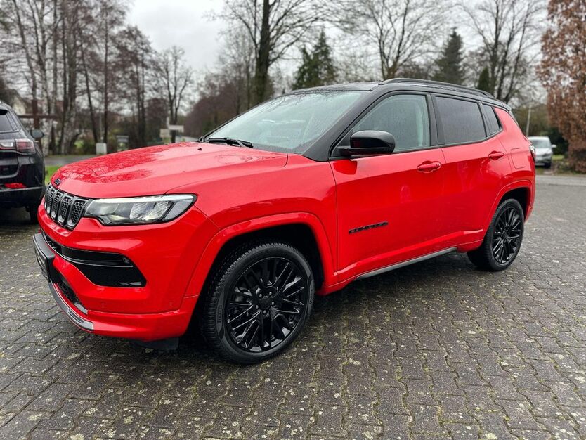 Jeep Compass 33.810 km 27.990 € Willebadessen 34439