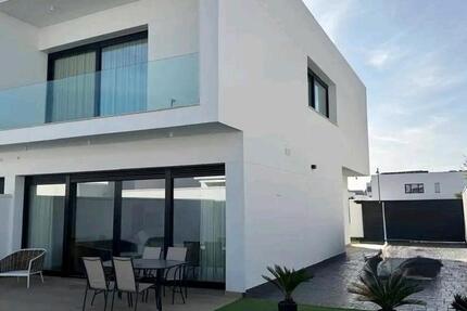 Haus Schloß Holte-Stukenbrock Stukenbrock - 1 Zimmer, 200 m&sup2;, 621.780&euro; | Angebot:26505736