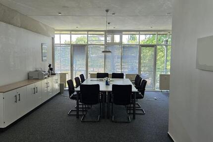 GILDE-Zentrum Detmold: Helles 45 m²-Büro mit attraktivem Zuschnitt zimmer