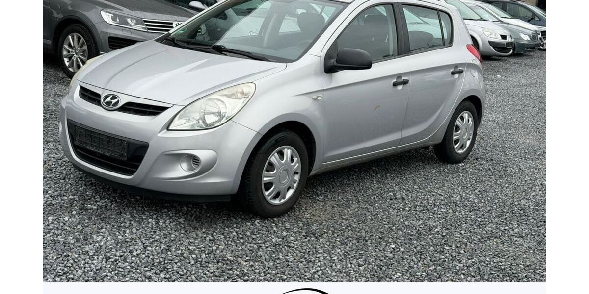 Hyundai i20 158.000 km 1.999 &euro; Paderborn 33100