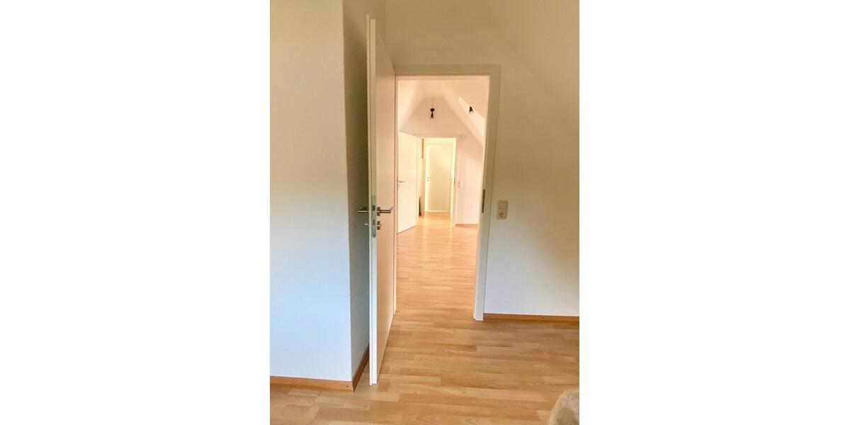 Dachgeschoßwohnung Schlangen - 2 Zimmer, 30 m&sup2;, 375&euro; | Angebot:27600496