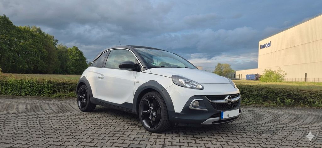 Opel Adam 95.000 km 8.399 &euro; Paderborn 33104