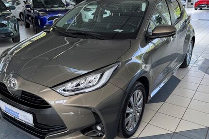 Toyota Yaris 34.360 km 17.990 &euro; Paderborn 33104