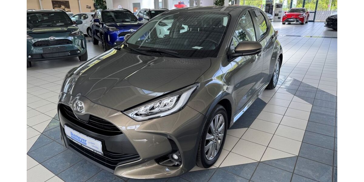 Toyota Yaris 34.360 km 17.990 &euro; Paderborn 33104