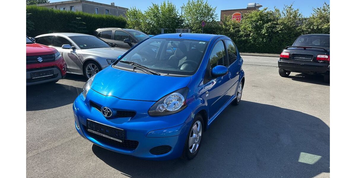 Toyota Aygo (X) 131.000 km 2.999 &euro; Paderborn 33100