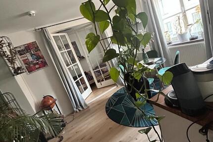 2-Zimmer-Wohnung mit Einbauküche in zentraler Lage