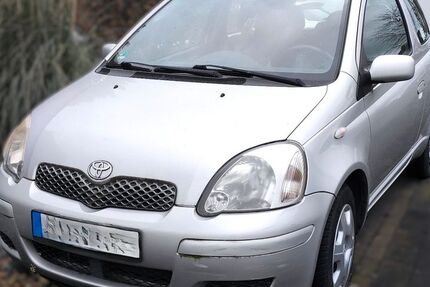 Toyota Yaris 120.000 km 1.485 € Büren 33142