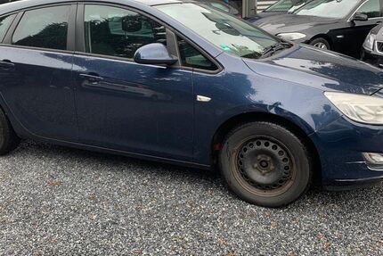 Opel Astra 276.000 km 2.499 € Detmold 32758