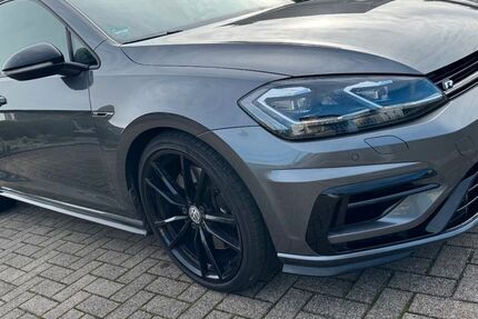VW Golf 143.500 km 21.900 &euro; Bad Driburg 33014