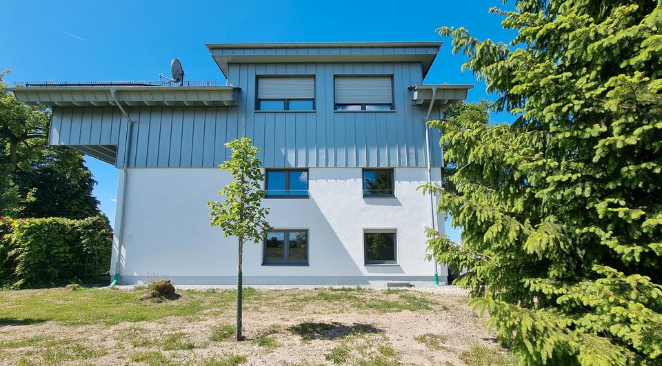 Moderne Wohnung mit dem Wohngefühl einer Doppelhaushälfte – Erstbezug nach Sanierung! zimmer