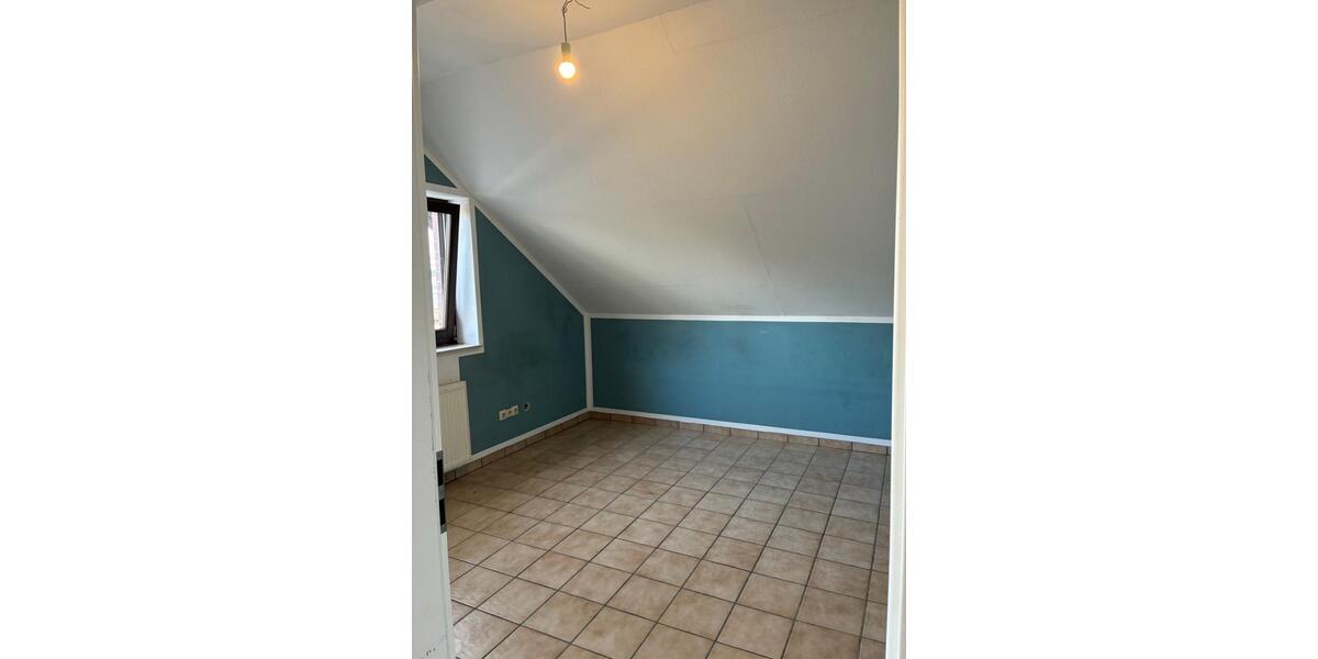 Dachgeschoßwohnung Hövelhof - 4 Zimmer, 101 m&sup2;, 800&euro; | Angebot:27549103