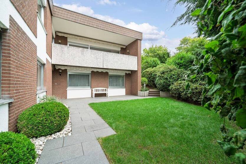Bielefeld-Brackwede: sehr gepflegtes EFH | beliebt am Südhang | ca. 203 m² | 6,5 Zimmer | Garage 6 zimmer