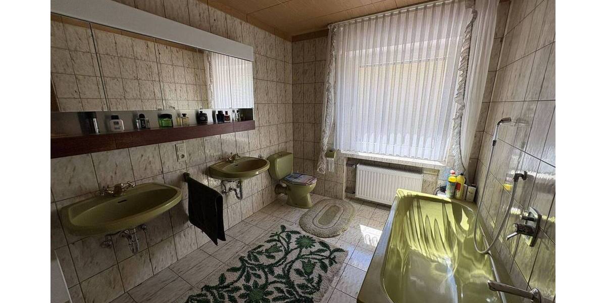 Mehrfamilienhaus, Wohnhaus Altenbeken - 8 Zimmer, 171 m&sup2;, 298.000&euro; | Angebot:26816526