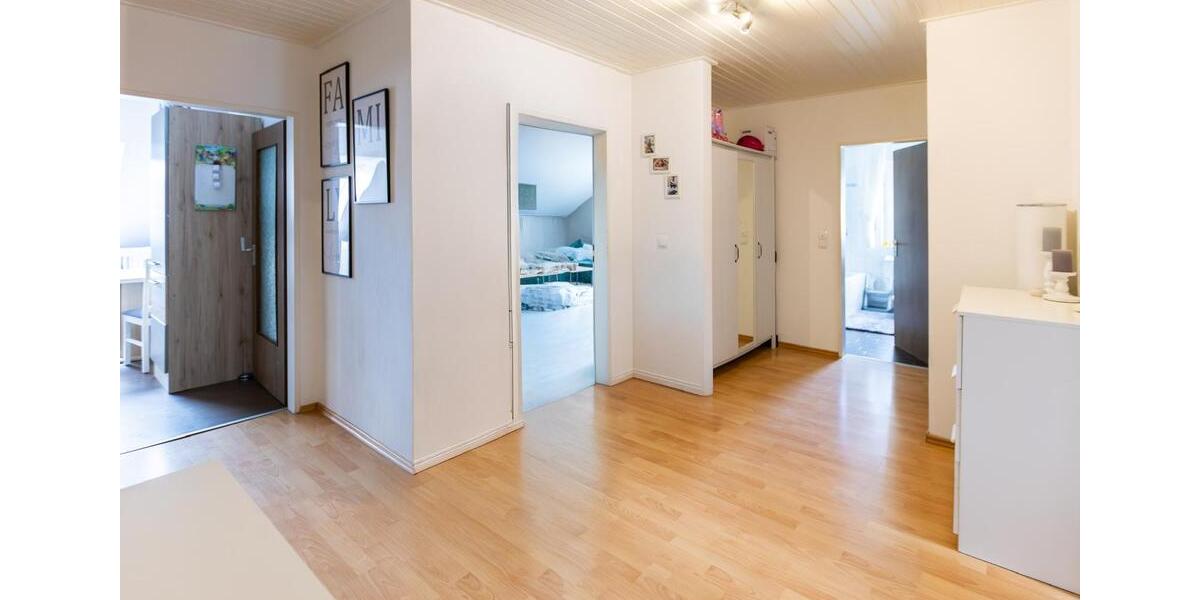 Dachgeschoßwohnung Paderborn Elsen - 3 Zimmer, 83 m&sup2;, 199.999&euro; | Angebot:27496421