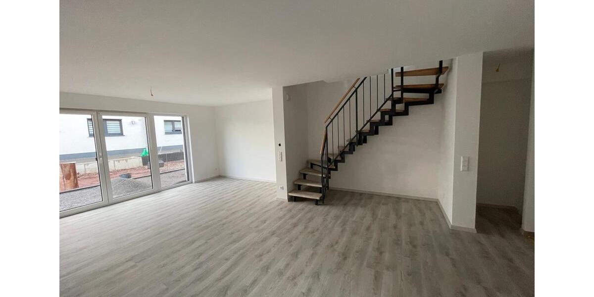 Reihenhaus Bad Driburg - 5 Zimmer, 145 m&sup2;, 1.300&euro; | Angebot:26591873