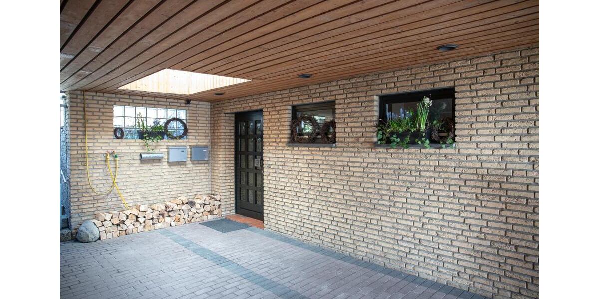 Einfamilienhaus Schloß Holte-Stukenbrock Stukenbrock - 10 Zimmer, 290 m&sup2;, 595.000&euro; | Angebot:26272206