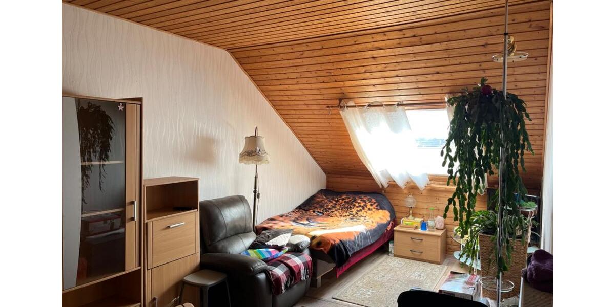 Dachgeschoßwohnung Bad Lippspringe - 3 Zimmer, 72 m&sup2;, 365&euro; | Angebot:26640733