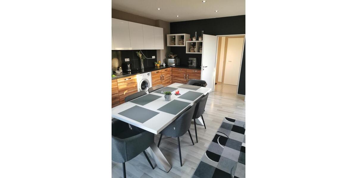 Etagenwohnung Brakel - 4 Zimmer, 140 m&sup2;, 1.000&euro; | Angebot:24625345